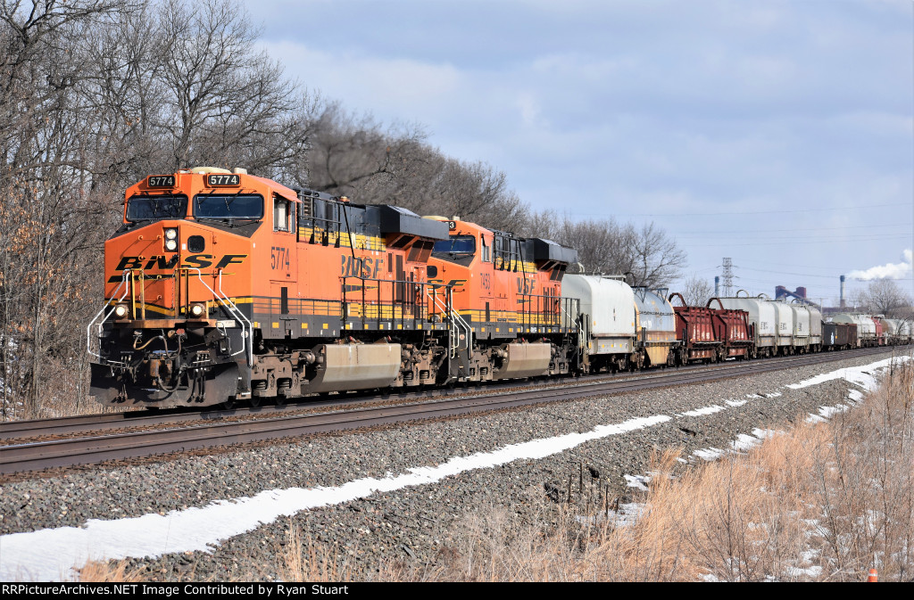 BNSF 5774